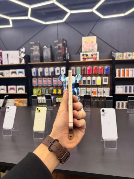 IPhone 16 pro 256 в Москве фото 5