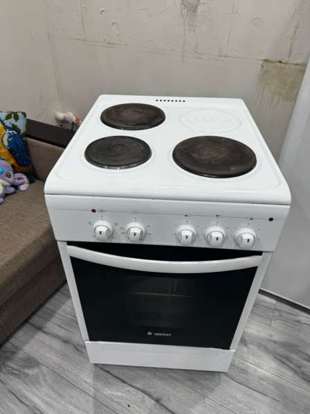 Продам плиту электрическую б/у