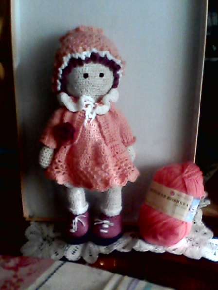 Кукла интерьерная в персиковом платье в фото 10
