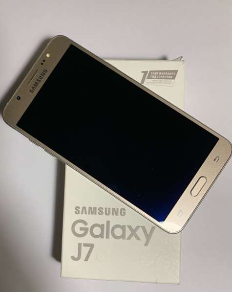 Телефон Samsung Galaxy J7 (2016) 16гб