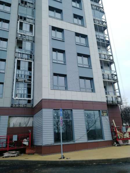 Монтаж фасада, обрамление балконных витражей