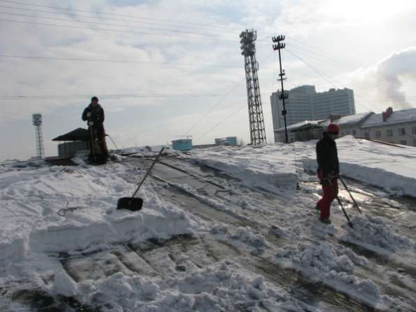 Обслуживание кровли очистка от снега в Мурманске