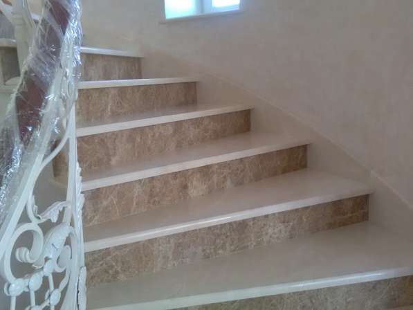 Лестницы из натурального камня мрамора и гранита в Дмитрове фото 18