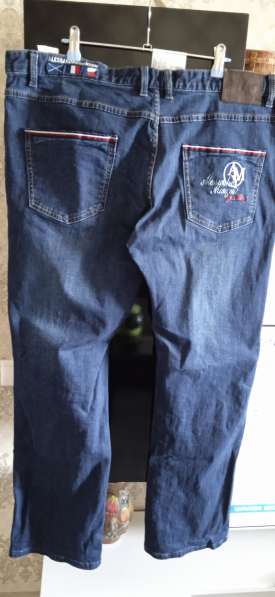 Джинсы Alessandro Manzoni, Boss, Италия. Levi Strauss & CO