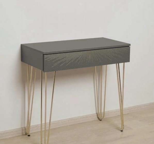 Туалетный столик