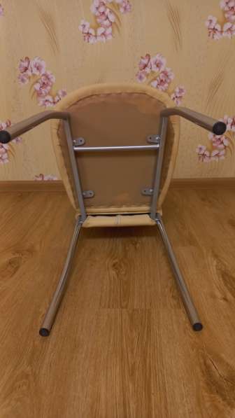 Стулья новые для кухни в Твери