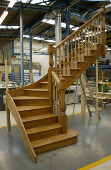 Лестницы из массива для дома и дачи Новая Лестница в Мытищи