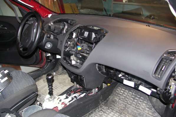 КИА СИД подклейка торпеды панели парприза в Краснодаре фото 13