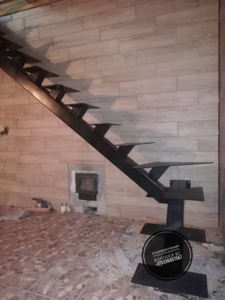 Металлический каркас лестниц в фото 10