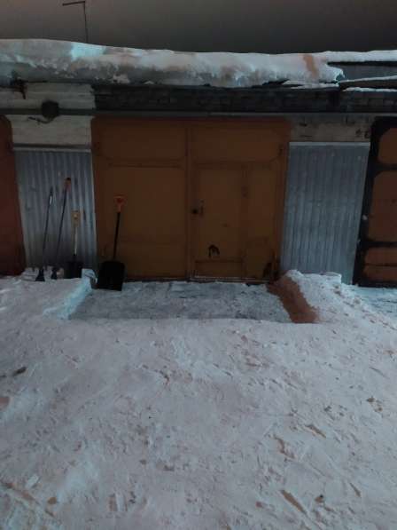 Чистка снега уборка снега лопатами в Омске фото 4