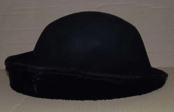 Шляпа женская чёрная р. 56 б/у