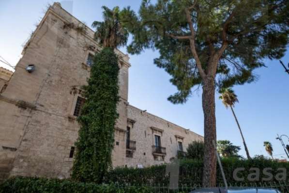 Продается элегантная укрепленная резиденция в Комизо Сицилия в фото 8