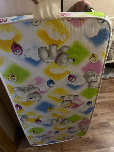 Продам матрас в детскую кроватку