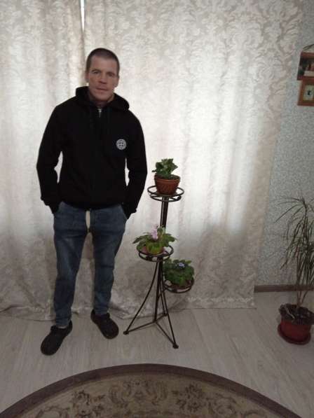 Дима, 42 года, хочет пообщаться