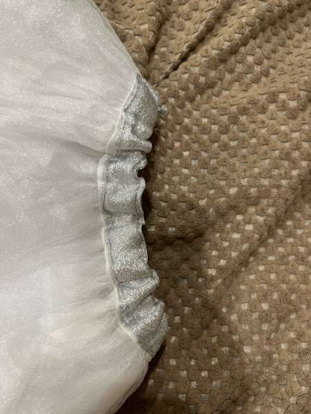 Юбка белая блестящая 128 - 134 в Котласе