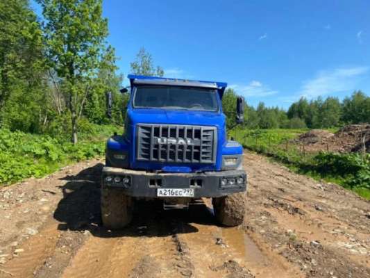 Самосвал Урал