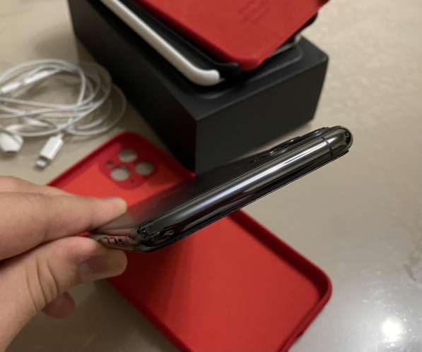 IPhone 11 Pro Max 64gb в Москве фото 3