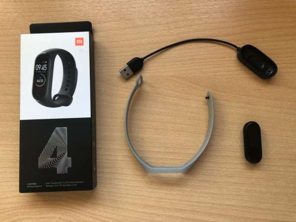 Xiaomi Mi Band 4 — фитнес трекер