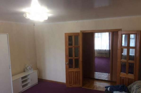 Продам четырехкомнатную квартиру в Краснодар.Жилая площадь 83 кв.м.Этаж 8.Дом кирпичный.