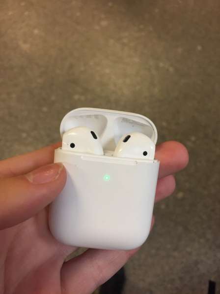 AirPods 2 в Санкт-Петербурге фото 4