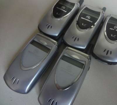 сотовый телефон Motorola V60