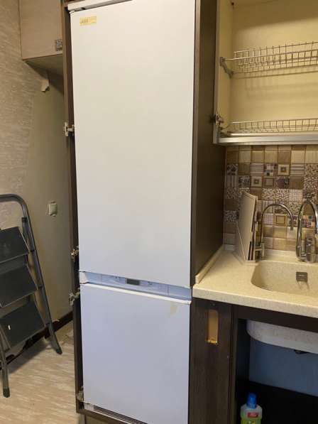 Продаю встраиваемый холодильник в Москве фото 3