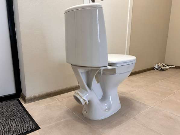 Сантехника (раковина, туалет)