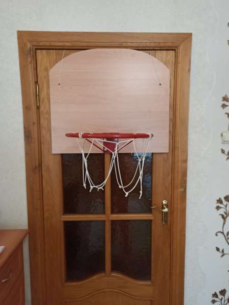 Баскетбольный щит с кольцом и сеткою