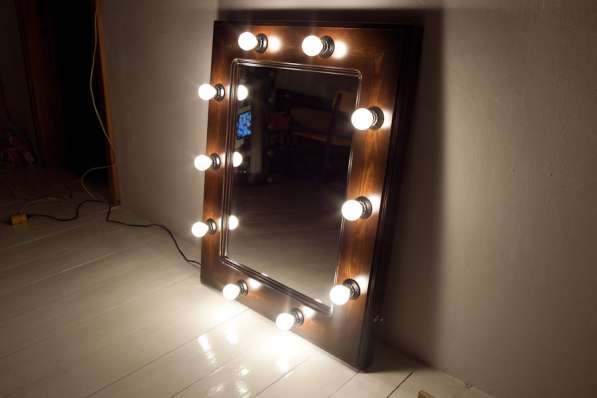 Гримерное зеркало с лампочками в фото 5
