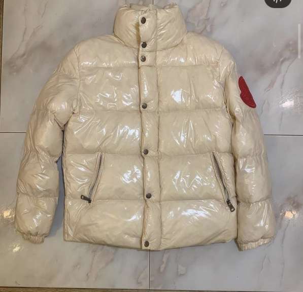 Пуховик Moncler