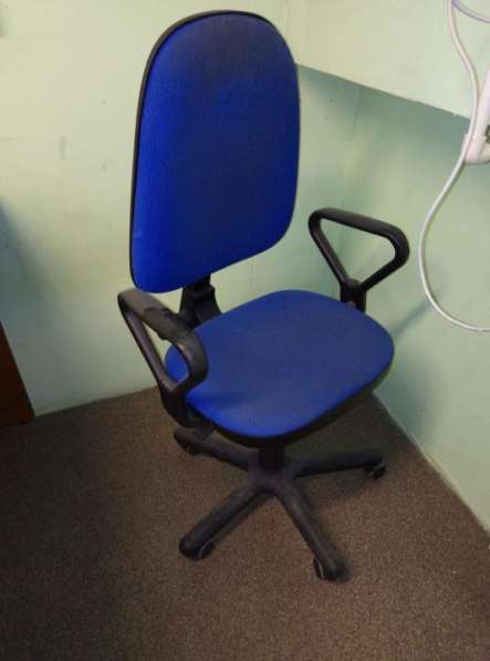 Продается Компьютерное кресло в хорошем состоянии в Москве фото 3