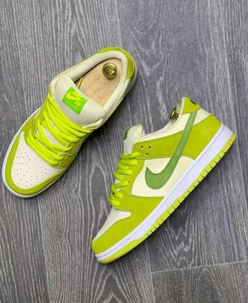 Кроссовки Nike dunk low Apple ? в Москве