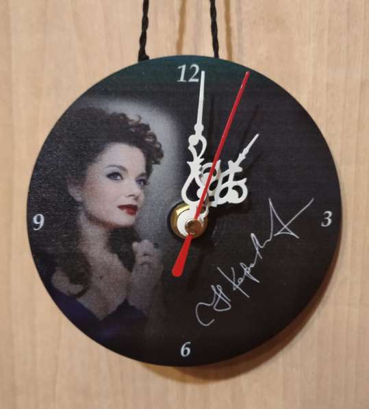 Изготовление сувенирных часов на заказ в Москве фото 7