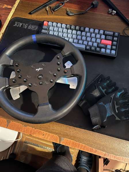 Продам игровой руль PXN V99