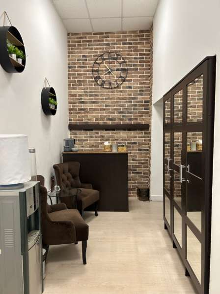 Аренда рабочего места парикмахера, мастера ногтевого сервиса