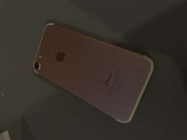 Продам 7 айфон