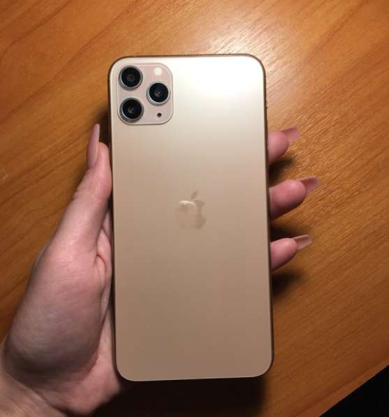 Телефон iPhone 11pro 256гб