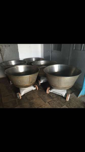 Дежи подкатные нержавеющие на 330 литров в Улан-Удэ