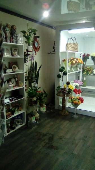 Продам магазин цветы и подарки в Москве