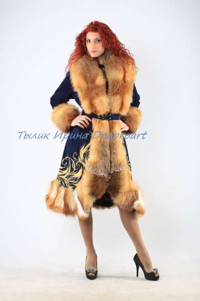 Пальто "Зимняя сказка"из синей замши с мехом лисы в фото 5