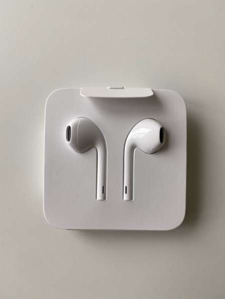 Наушники Apple EarPods (разъём lighting)