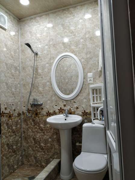 Сдается посуточно 2 комнатная квартира в фото 23