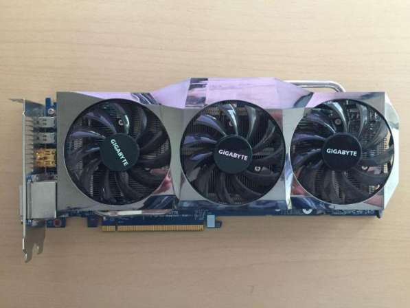 Видеокарта GIGABYTE RADEON HD6870 1Гб