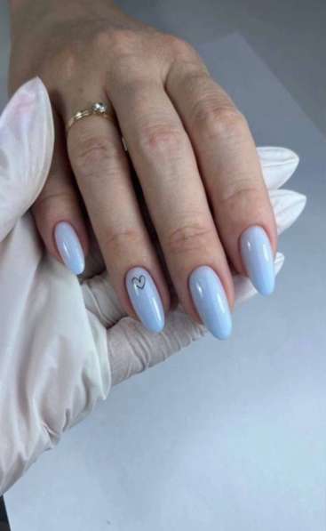 Маникюр в Москве