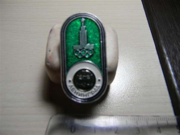 Значок. Олимпиада.Футбол.Ленинград, турнир, стадион.3 разных в фото 11