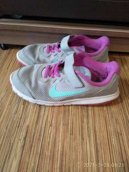 Кроссовки Nike для девочки 35 в Магнитогорске фото 5