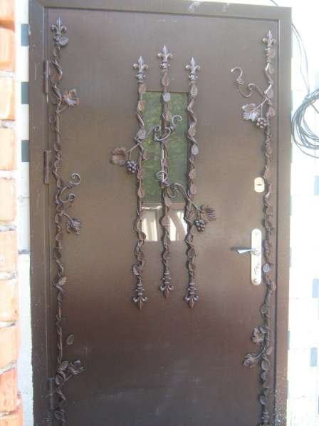 Входные металлические двери,ворота, заборы и кованые решотки в Уфе фото 3