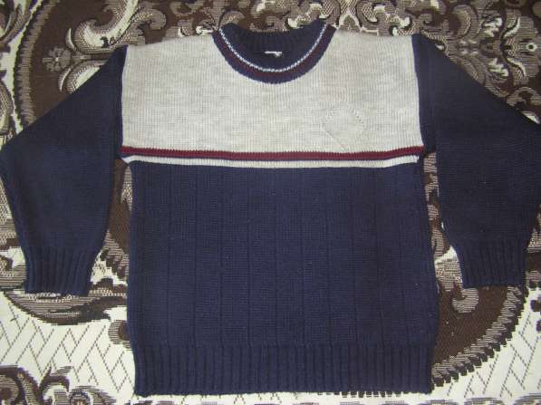 Продам свитера на мальчика 4-6 лет в Красноярске
