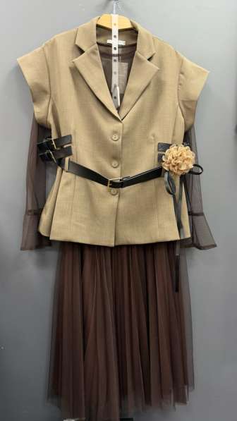 Продам костюм новый