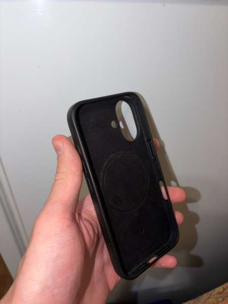 Чехлы на IPhone 16 в Перми